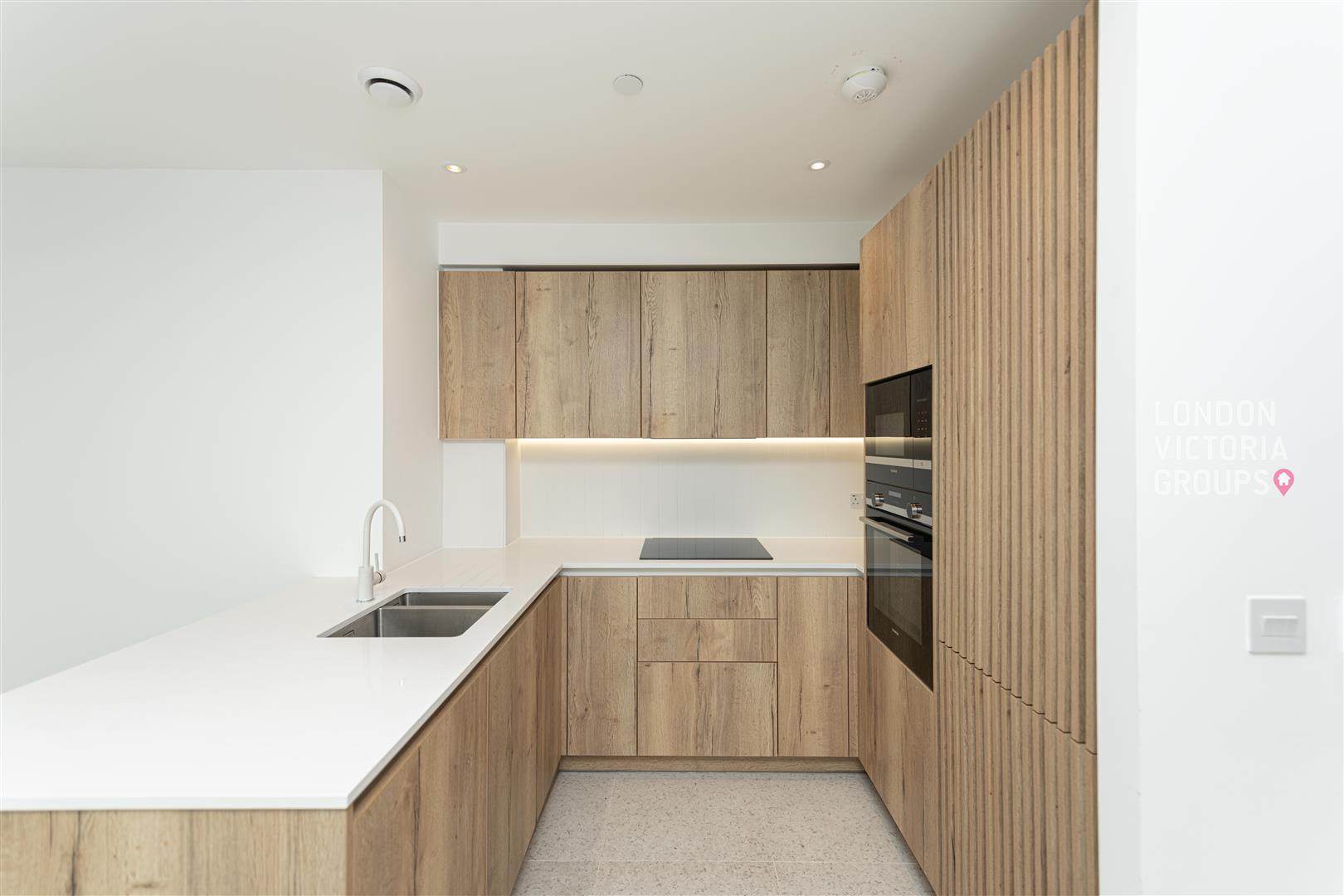 5 Tapestry Way, London